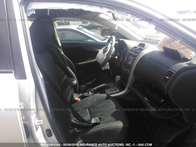 5YFBU4EE7DP122598 - 2013 TOYOTA COROLLA S/LE SILVER photo 5