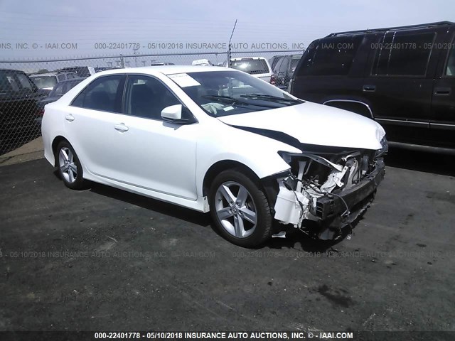 4T1BF1FK4EU839795 - 2014 TOYOTA CAMRY L/SE/LE/XLE 白色 照片 1