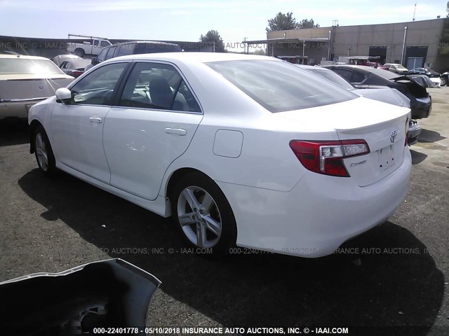 4T1BF1FK4EU839795 - 2014 TOYOTA CAMRY L/SE/LE/XLE 白色 照片 3