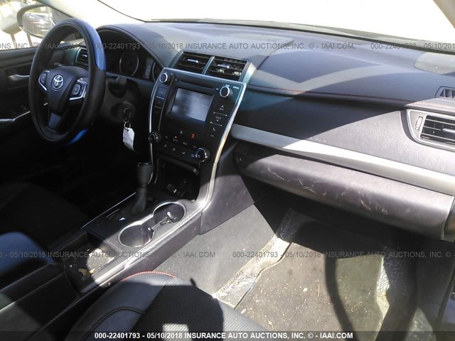 4T1BF1FK9GU612301 - 2016 TOYOTA CAMRY LE/XLE/SE/XSE 黑色 照片 5