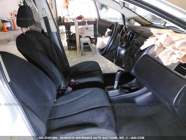 3N1BC11E78L450827 - 2008 NISSAN VERSA S/SL GOLD photo 5