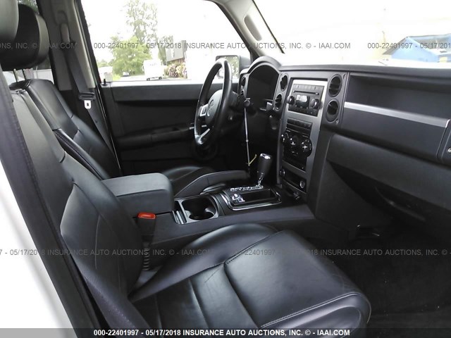 1J8HG48N08C241596 - 2008 JEEP COMMANDER SPORT თეთრი ფოტო 5