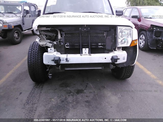 1J8HG48N08C241596 - 2008 JEEP COMMANDER SPORT თეთრი ფოტო 6