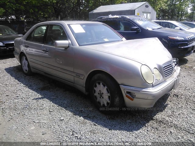 WDBJF72F5VA427574 - 1997 MERCEDES-BENZ E 420 Champagne photo 1