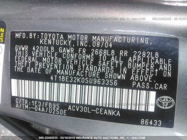 4T1BE32K05U963356 - 2005 TOYOTA CAMRY LE/XLE/SE ნაცრისფერი ფოტო 9