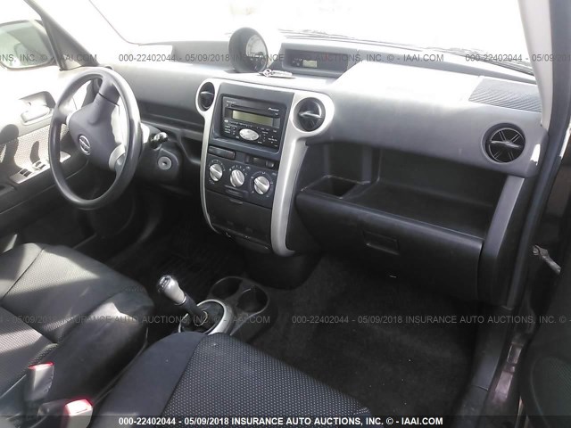 JTLKT334950201987 - 2005 TOYOTA SCION XB PURPLE photo 5