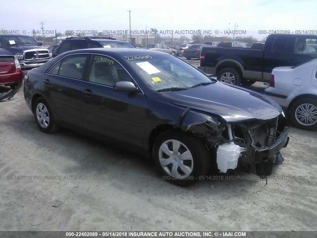 4T4BE46K67R007887 - 2007 TOYOTA CAMRY NEW GENERAT CE/LE/XLE/SE GRAY photo 1