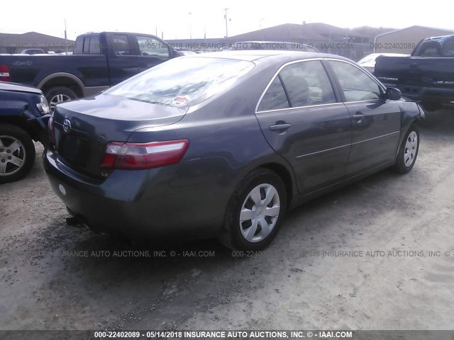 4T4BE46K67R007887 - 2007 TOYOTA CAMRY NEW GENERAT CE/LE/XLE/SE GRAY photo 4