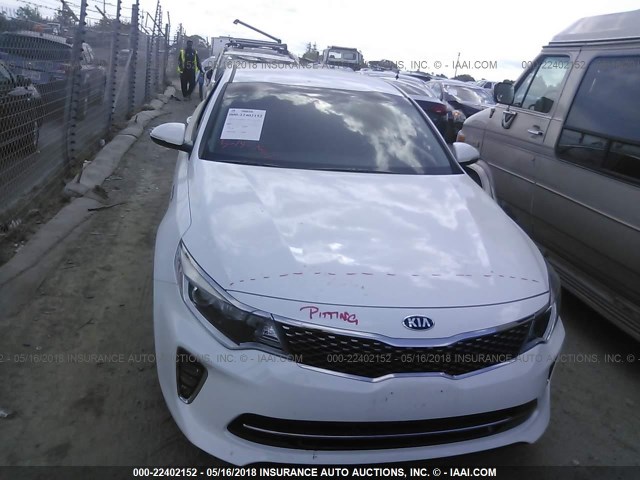 5XXGT4L37JG188356 - 2018 KIA OPTIMA LX/S WHITE photo 6