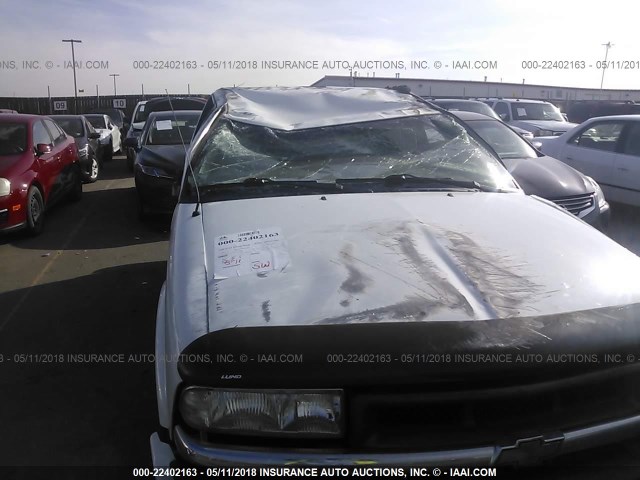 1GCCS14H838141093 - 2003 CHEVROLET S TRUCK S10 WHITE photo 6