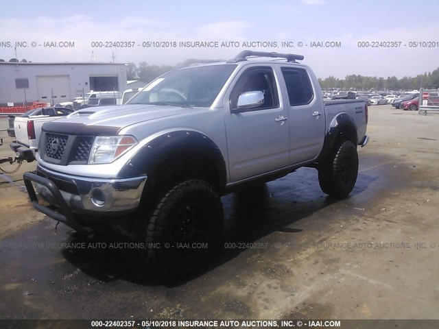 1N6AD07WX7C466480 - 2007 NISSAN FRONTIER CREW CAB LE/SE/OFF ROAD GRAY photo 2