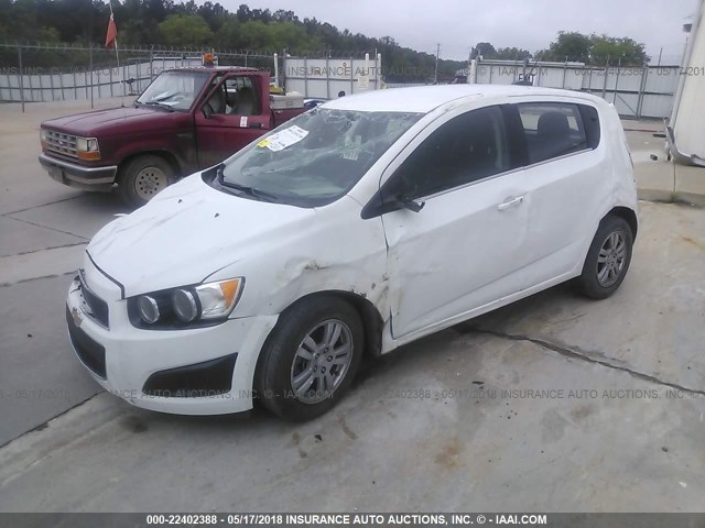 1G1JC6SH5F4133784 - 2015 CHEVROLET SONIC LT WHITE photo 2