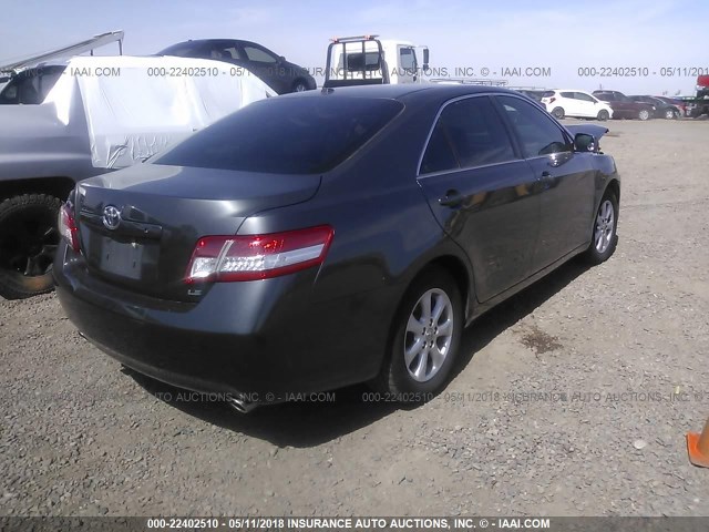 4T1BK3EK2BU625697 - 2011 TOYOTA CAMRY SE/LE/XLE 灰色 照片 4