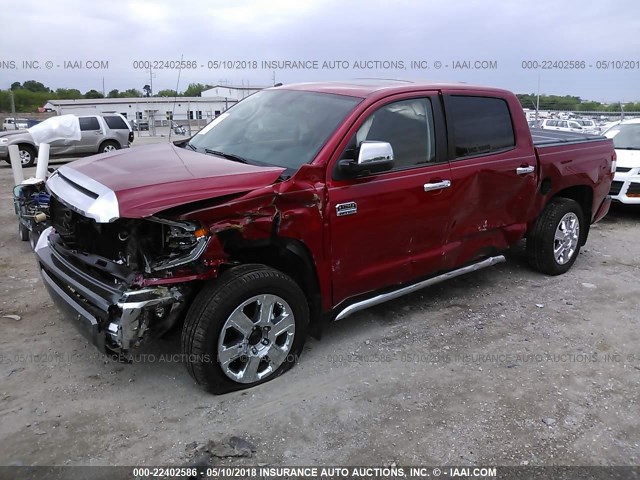 5TFAW5F12JX678189 - 2018 TOYOTA TUNDRA CREWMAX 1794/PLATINUM 红色 照片 2