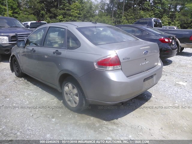 1FAHP34N68W138033 - 2008 FORD FOCUS S/SE SILVER photo 3