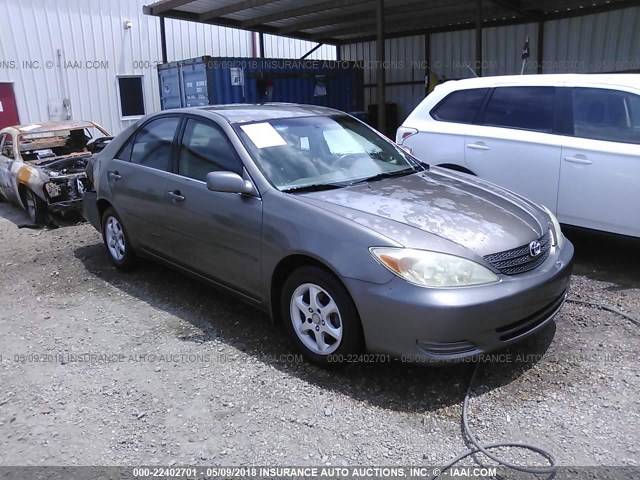 4T1BE30K02U583030 - 2002 TOYOTA CAMRY LE/XLE/SE ნაცრისფერი ფოტო 1