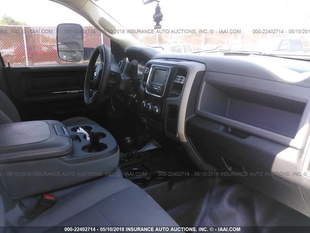 3C6UR5HJXEG320373 - 2014 RAM 2500 ST WHITE photo 5