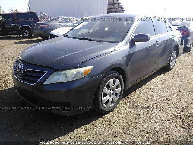 4T1BF3EK6BU719344 - 2011 TOYOTA CAMRY SE/LE/XLE ნაცრისფერი ფოტო 2