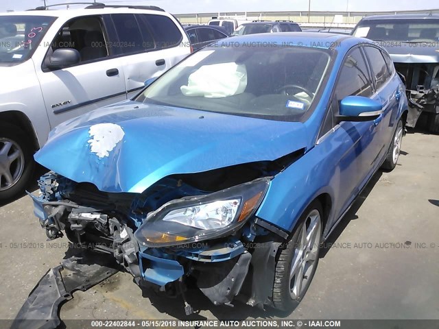 1FAHP3N23CL428714 - 2012 FORD FOCUS TITANIUM BLUE photo 2