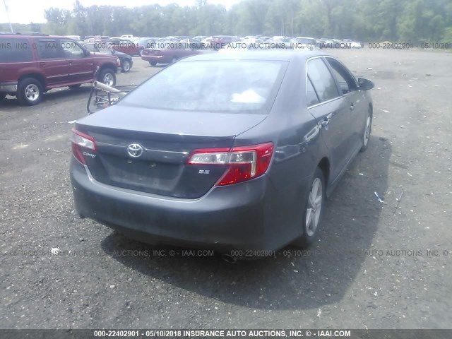 4T1BF1FK8CU085281 - 2012 TOYOTA CAMRY SE/LE/XLE 灰色 照片 4