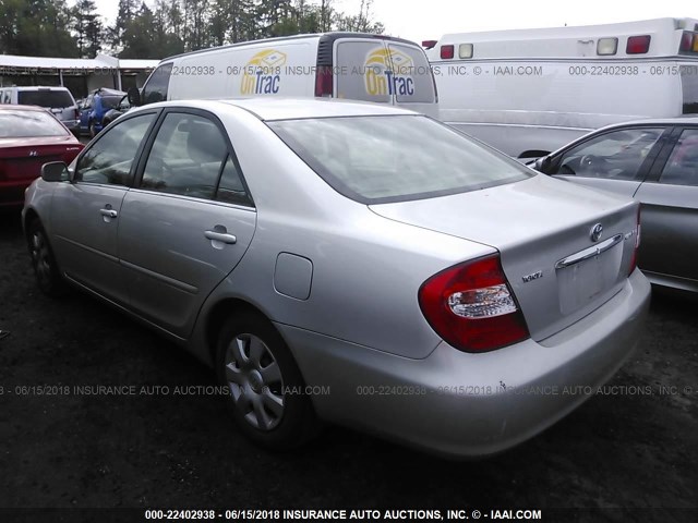 4T1BE32K14U876080 - 2004 TOYOTA CAMRY LE/XLE/SE ვერცხლისფერი ფოტო 3