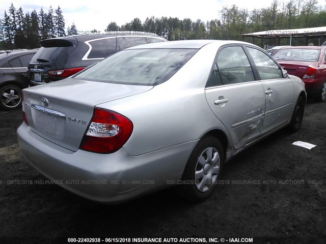 4T1BE32K14U876080 - 2004 TOYOTA CAMRY LE/XLE/SE ვერცხლისფერი ფოტო 4