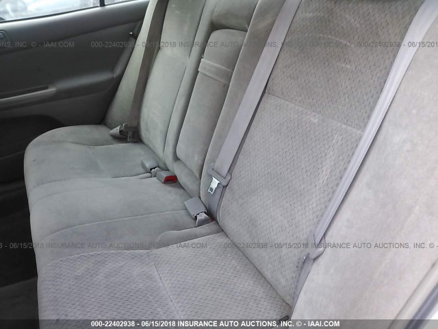 4T1BE32K14U876080 - 2004 TOYOTA CAMRY LE/XLE/SE ვერცხლისფერი ფოტო 8