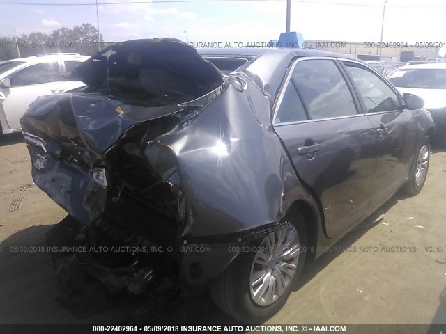 4T1BF1FK3EU853266 - 2014 TOYOTA CAMRY L/SE/LE/XLE 灰色 照片 4