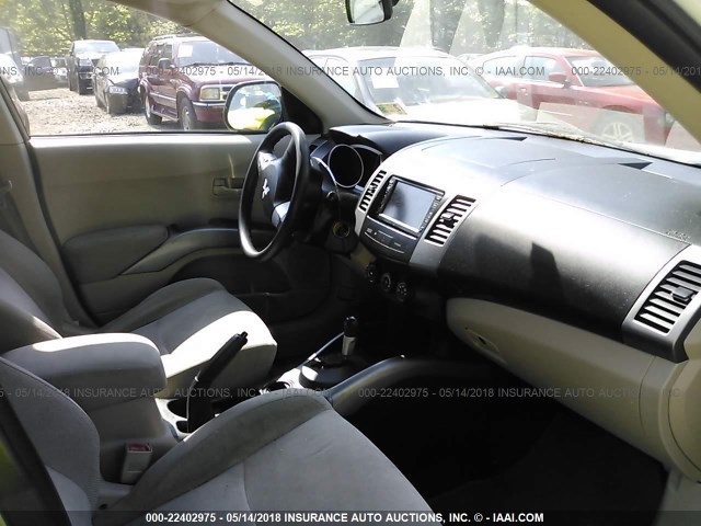 JA4MS31X77Z009173 - 2007 MITSUBISHI OUTLANDER ES/LS თეთრი ფოტო 5