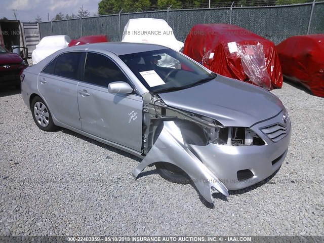 4T1BF3EK1BU718375 - 2011 TOYOTA CAMRY SE/LE/XLE 银色 照片 1