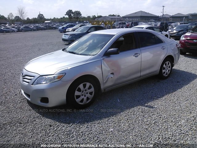 4T1BF3EK1BU718375 - 2011 TOYOTA CAMRY SE/LE/XLE 银色 照片 2