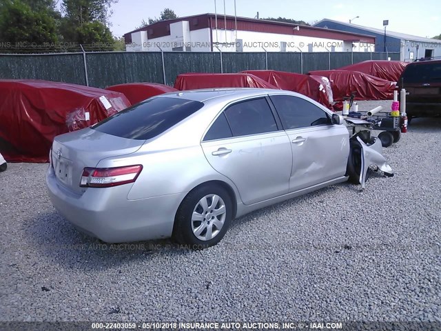 4T1BF3EK1BU718375 - 2011 TOYOTA CAMRY SE/LE/XLE 银色 照片 4