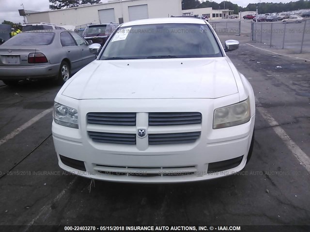 2D4FV47T08H168380 - 2008 DODGE MAGNUM WHITE photo 6