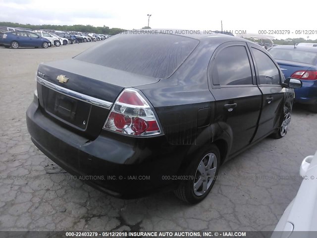 KL1TD56E69B324399 - 2009 CHEVROLET AVEO LS/LT BLACK photo 4