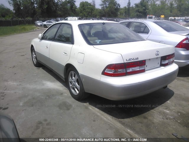 JT8BF28G710326883 - 2001 LEXUS ES 300 WHITE photo 3