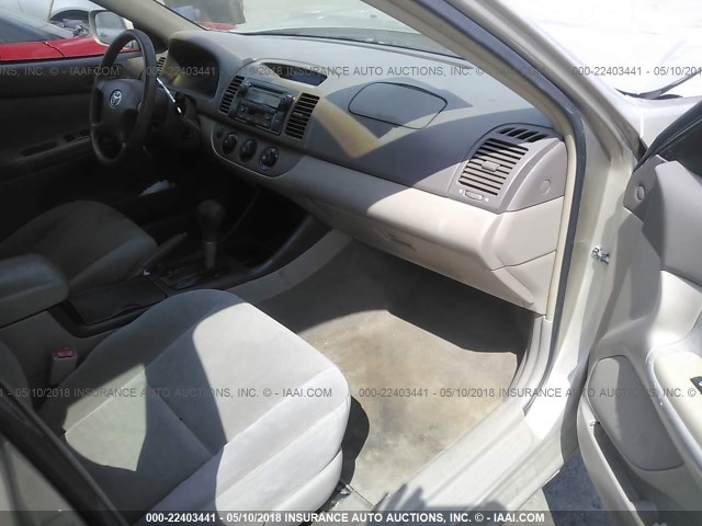 4T1BE32K04U937872 - 2004 TOYOTA CAMRY LE/XLE/SE ფერფლისფერი ფოტო 5