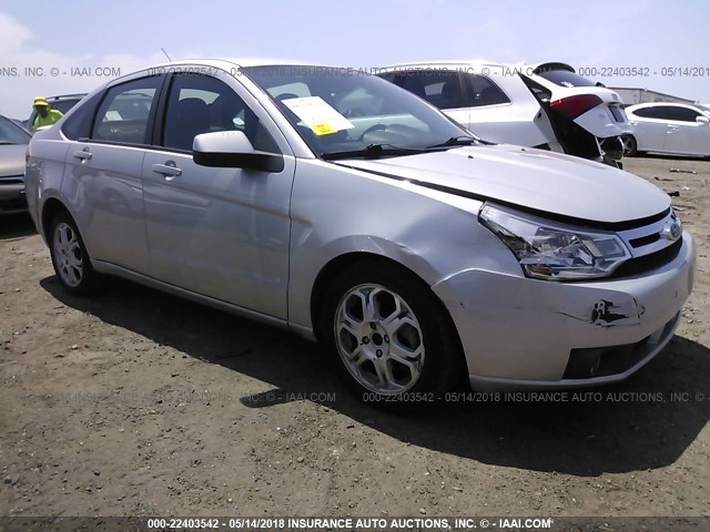 1FAHP36N99W201205 - 2009 FORD FOCUS SES SILVER photo 1