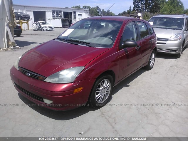 3FAFP37363R107426 - 2003 FORD FOCUS ZX5 RED photo 2