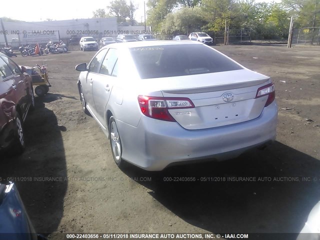 4T1BF1FK1CU078429 - 2012 TOYOTA CAMRY SE/LE/XLE SILVER photo 3