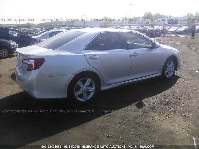 4T1BF1FK1CU078429 - 2012 TOYOTA CAMRY SE/LE/XLE SILVER photo 4