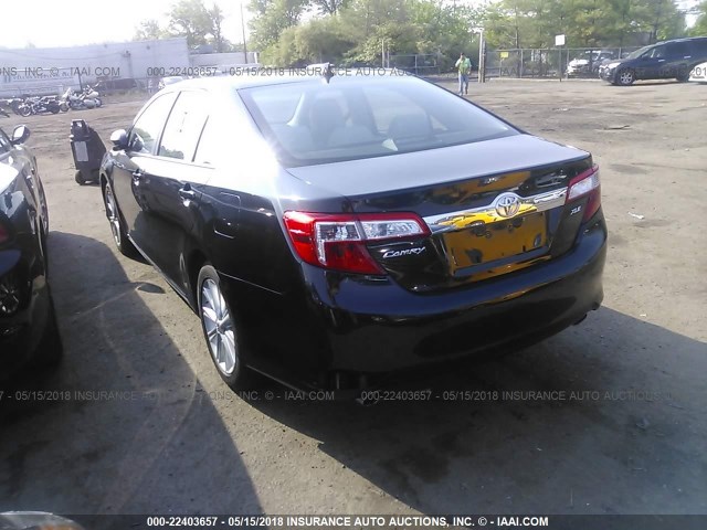 4T1BK1FKXCU500550 - 2012 TOYOTA CAMRY SE/XLE BLACK photo 3