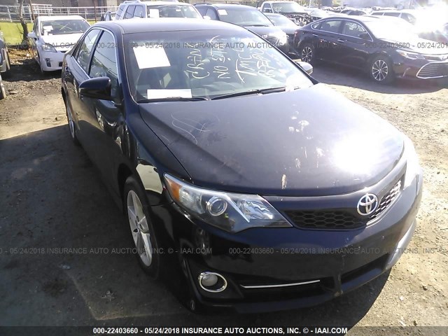 4T1BF1FK2EU305825 - 2014 TOYOTA CAMRY L/SE/LE/XLE 黑色 照片 1