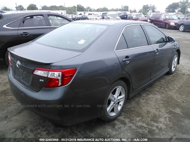 4T1BF1FKXDU251060 - 2013 TOYOTA CAMRY L/SE/LE/XLE GRAY photo 4