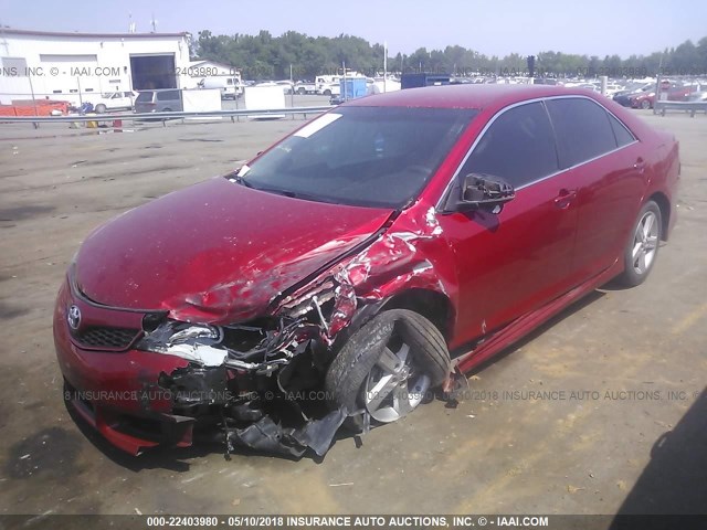 4T1BF1FK2EU772629 - 2014 TOYOTA CAMRY L/SE/LE/XLE 红色 照片 2