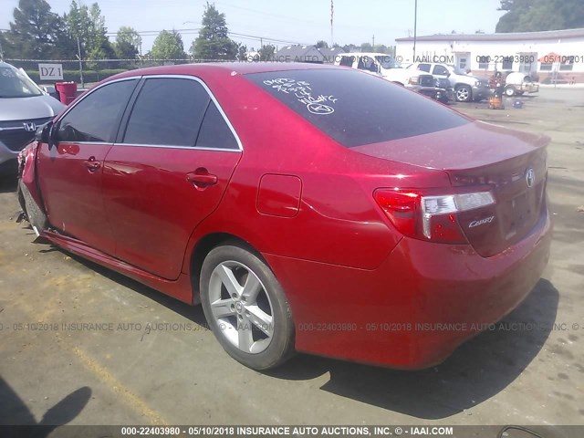 4T1BF1FK2EU772629 - 2014 TOYOTA CAMRY L/SE/LE/XLE RED photo 3
