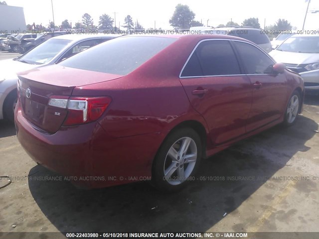 4T1BF1FK2EU772629 - 2014 TOYOTA CAMRY L/SE/LE/XLE RED photo 4