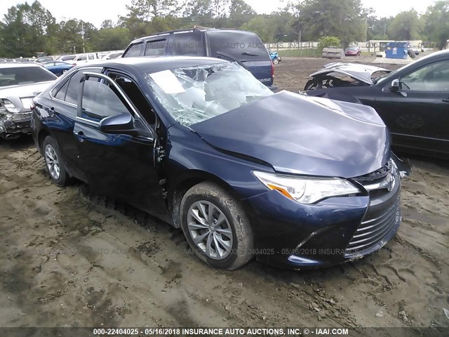 4T1BF1FKXFU967394 - 2015 TOYOTA CAMRY LE/XLE/SE/XSE Dark Blue photo 1