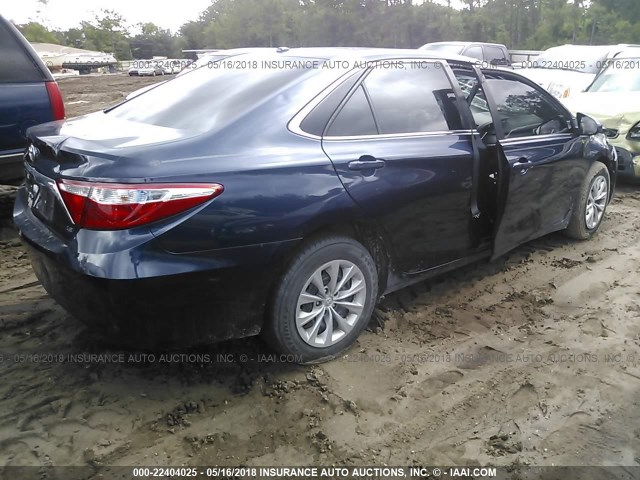 4T1BF1FKXFU967394 - 2015 TOYOTA CAMRY LE/XLE/SE/XSE Dark Blue photo 4