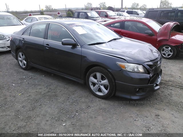 4T1BF3EKXBU161174 - 2011 TOYOTA CAMRY SE/LE/XLE ნაცრისფერი ფოტო 1