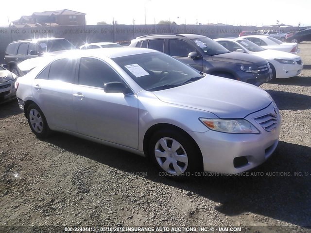 4T4BF3EK0AR021977 - 2010 TOYOTA CAMRY SE/LE/XLE Gümüş foto 1